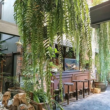 J No.14 Bed & Breakfast Bangkok Exterior photo
