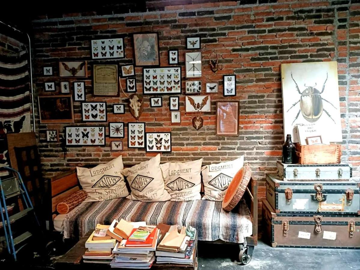 J No.14 Bed & Breakfast Bangkok Exterior photo