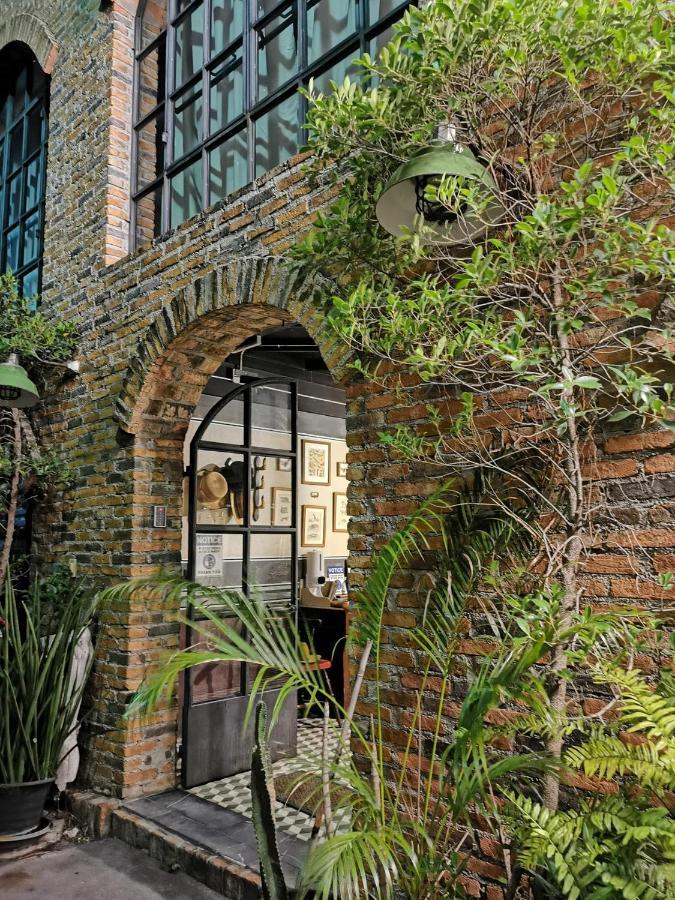J No.14 Bed & Breakfast Bangkok Exterior photo
