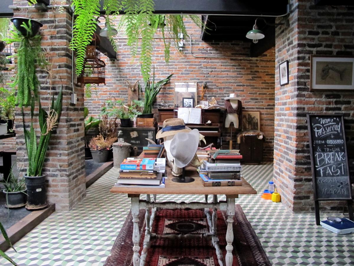 J No.14 Bed & Breakfast Bangkok Exterior photo