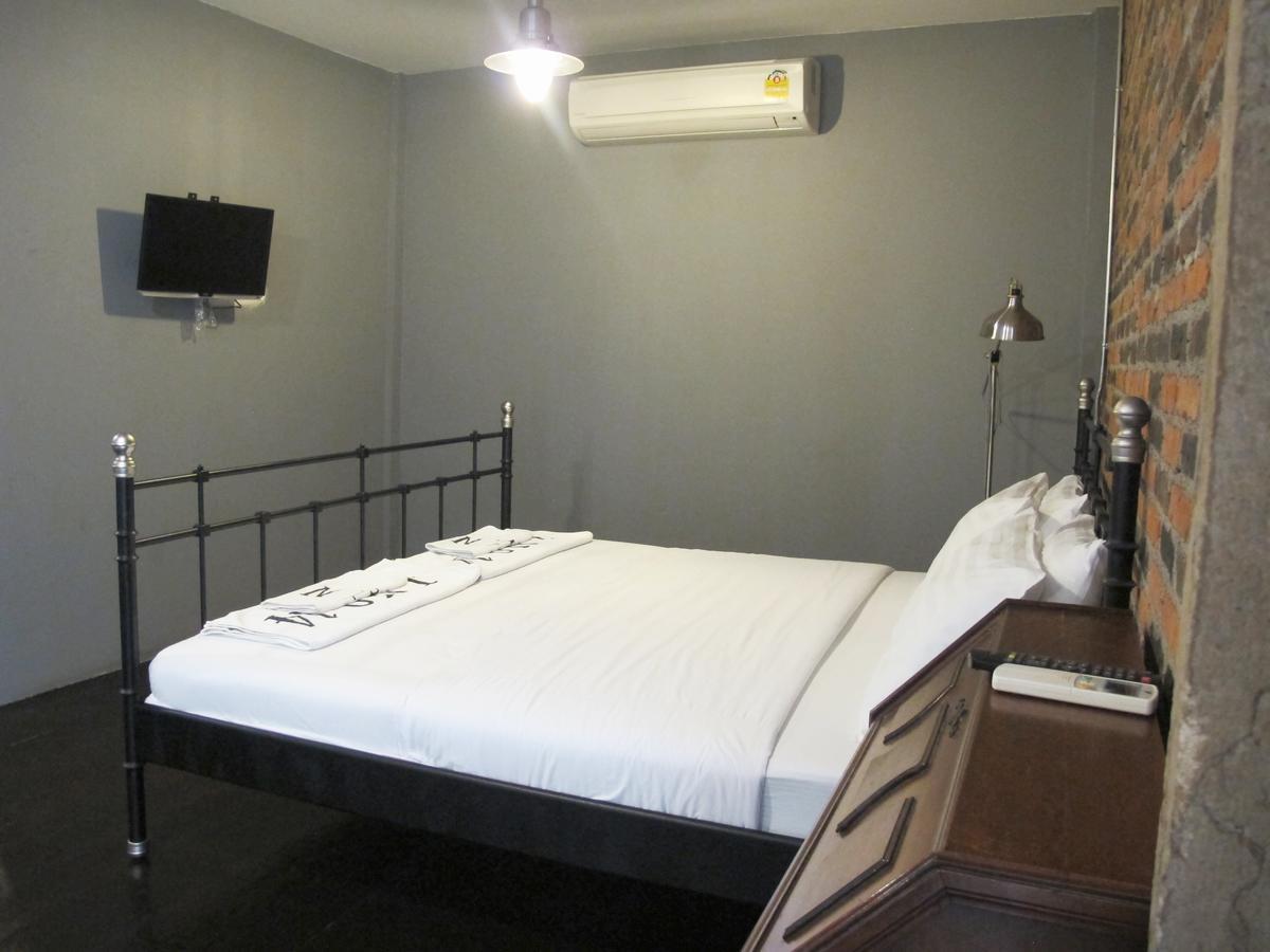 J No.14 Bed & Breakfast Bangkok Exterior photo