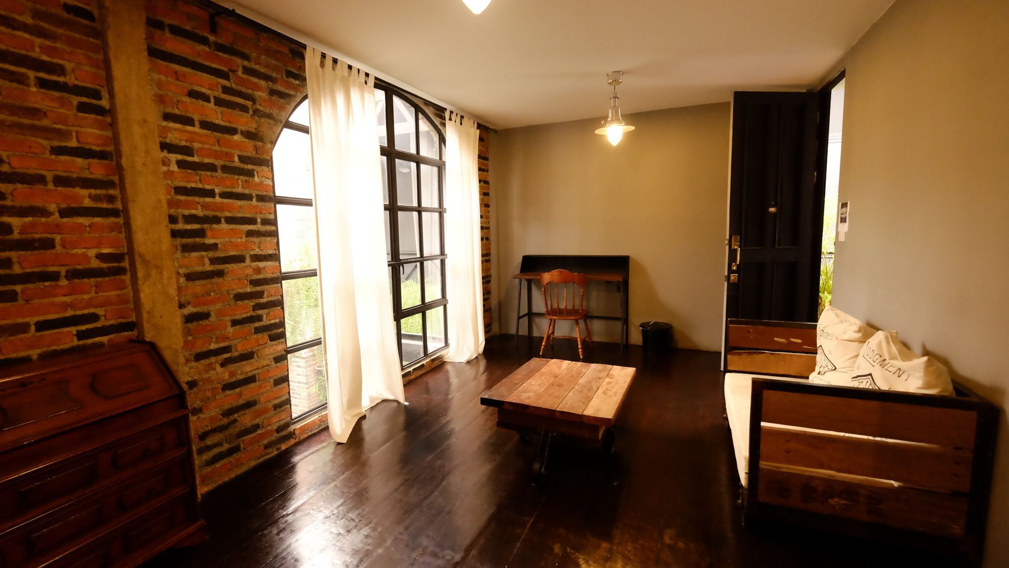 J No.14 Bed & Breakfast Bangkok Exterior photo